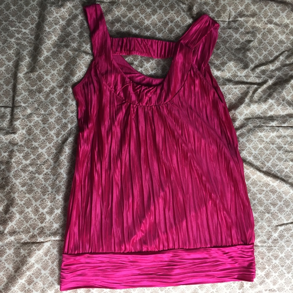 Hot pink tank - Picture 3 of 8